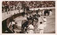 Theme CPSM CORRIDA "Course de taureaux, enlèvement des victimes"