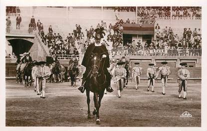 CPSM CORRIDA "Course de taureaux, le défilé des quadrillés"