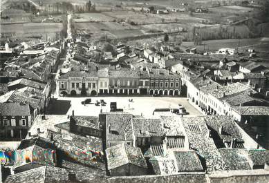 / CPSM FRANCE 33 "Sauveterre de Guyenne, place de la République"