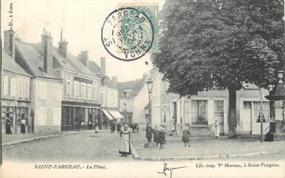 / CPA FRANCE 89 "Saint Fargeau, la place"