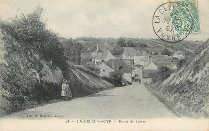 / CPA FRANCE 89 "La Celle Saint Cyr, route de Loivre"