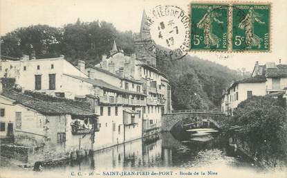 / CPA FRANCE 64 "Saint Jean Pied de Port, bords de la Nive"