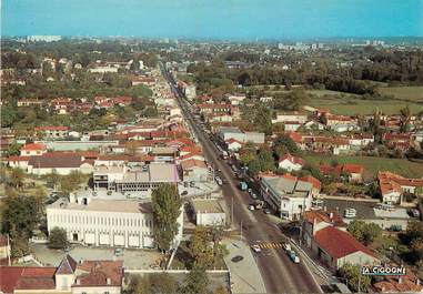 / CPSM FRANCE 33 "Villenave d'Ornon, vue aérienne sur le pont de la Maye"