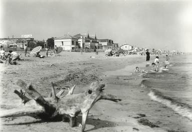 / CPSM FRANCE 34  " Carnon plage, la plage"