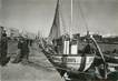 / CPSM FRANCE 34 "Sète, barques de pêche au repos le long des quais"