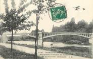 94 Val De Marne / CPA FRANCE 94 "Saint Maur Créteil, aéroplane évoluant au dessus de la nouvelle passerelle"