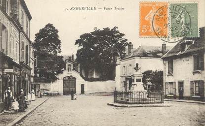 / CPA FRANCE 91 "Angerville, place Tessier"