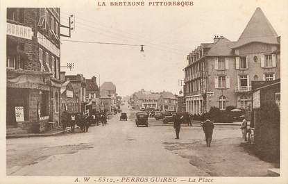 / CPA FRANCE 22 "Perros Guirec, la place"