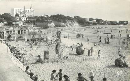 / CPSM FRANCE 17 "Saint Georges de Didonne, la plage de Vallières et le club James Mathe "