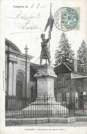 / CPA FRANCE 52 "Langres, la statue de Jeanne d'Arc"