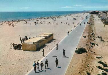 / CPSM FRANCE 34 "Marseillan plage, ensemble de la plage et de la promenade"