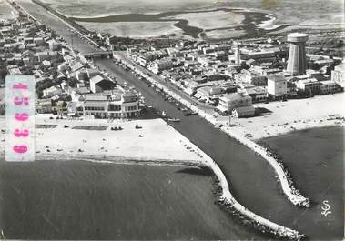 / CPSM FRANCE 34  "Palavas les Flots, vue générale aérienne sur le centre de la ville"