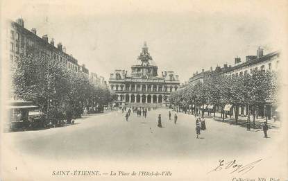 / CPA FRANCE 42 "Saint Etienne, la place de l'hôtel de ville"