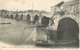 / CPA FRANCE 44 "Nantes, lles bateaux de pêche à l'Alose au pont Pirmil"