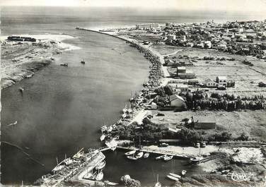 / CPSM FRANCE 34 "Valras Plage, vue aérienne sur l'Orb"