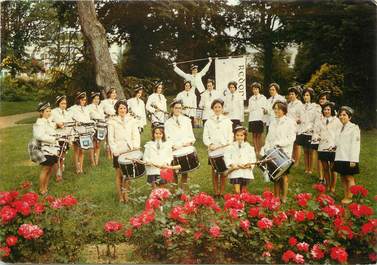 / CPSM FRANCE 35 "Redon" / MAJORETTES