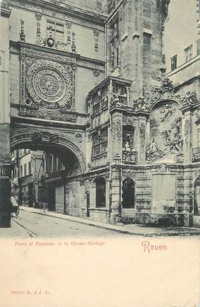 / CPA FRANCE 76 "Rouen, porte et fontaine de la grosse horloge"