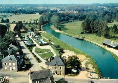 / CPSM FRANCE 35 "Tinténiac, vue aérienne" / CAMPING