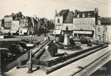 / CPSM FRANCE 36 "Argenton sur Creuse, place de la République"