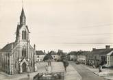 36 Indre / CPSM FRANCE 36 "Eguzon, la place de l'église, les hôtels"