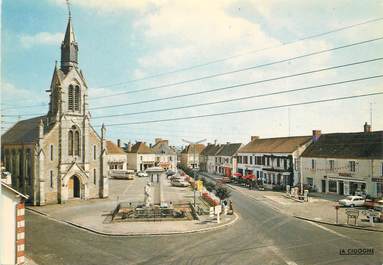 / CPSM FRANCE 36 "Eguzon, la place de l'église"