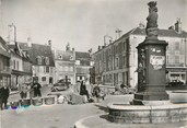 36 Indre / CPSM FRANCE 36 "Issoudun, la place, marché aux légumes"