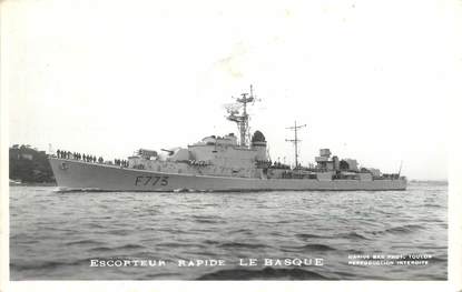 CPA MARINE MILITAIRE / BATEAU "Escorteur rapide le Basque"