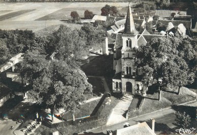 / CPSM FRANCE 36 "Varennes sur Fouzon, l'église"