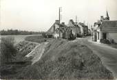 37 Indre Et Loire / CPSM FRANCE 37 'La Chapelle sur Loire, la nationale 152"