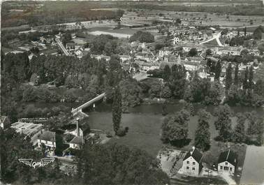 / CPSM FRANCE 37 'Courçay, l'indre et le Bourg"