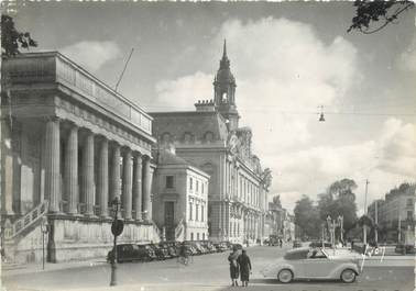 / CPSM FRANCE 37 "Tours, le palais de justice et l'hôtel de ville"