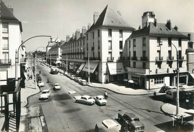 / CPSM FRANCE 37 "Tours, la rue Nationale"