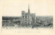 80 Somme / CPA FRANCE 80 "Amiens, la cathédrale prise à vol d'oiseau"