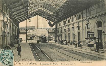 CPA FRANCE 83 "Toulon, L'Arrivée du train Côte d'Azur, la gare"