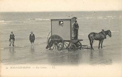 / CPA FRANCE 59 "Malo Les Bains, une cabine" / CHEVAL