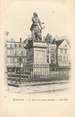 60 Oise / CPA FRANCE 60 "Beauvais, la statue de Jeanne Hachette"