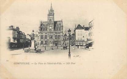 / CPA FRANCE 60 " Compiègne, la place de l'hôtel de ville"