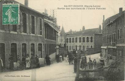 CPA FRANCE 43 "Saint Didier, Sortie des ouvriers de l'Usine Perache"