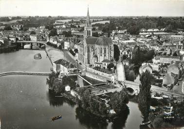 / CPSM FRANCE 72 "Sablé sur Sarthe, l'église Notre Dame de la Sarthe"