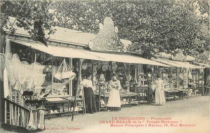 CPA FRANCE 44 " Le Pouliguen, Grand Bazar"