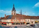 45 Loiret / CPSM FRANCE 45 "Lorris, l'église et la place du Martroi"