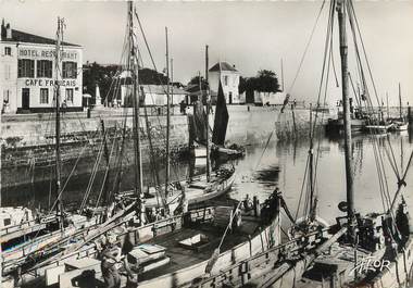 / CPSM FRANCE 17 "Ile de ré, le port de la Flotte"