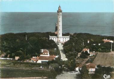 / CPSM FRANCE 17 "Saint Clément des Baleines, le phare des Baleines"