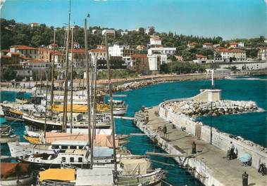 / CPSM FRANCE 06 "Saint Jean Cap Ferrat, le port" / BATEAU