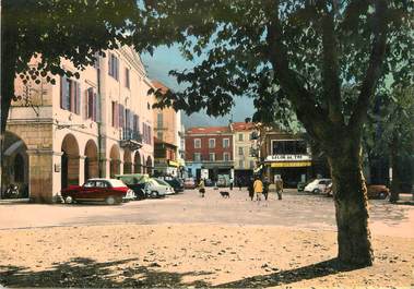 / CPSM FRANCE 06 "Saint Martin Vésubie, place Félix Faure "