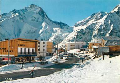 / CPSM FRANCE 38 "Les Deux Alpes, le centre de la station et la muzelle"