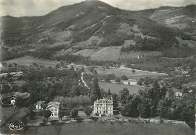 / CPSM FRANCE 38 "Tullins, vue aérienne, château de Beauregard, colonie de vacances"