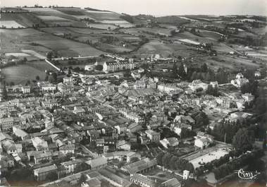 / CPSM FRANCE 38 "La Côte Saint André, vue panoramique aérienne"