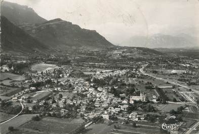 / CPSM FRANCE 38 "Le Touvet, vue aérienne"