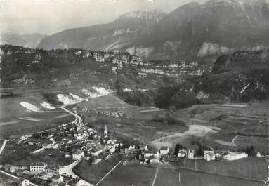 / CPSM FRANCE 38 "Saint Etienne de Crossey, vue générale aérienne"